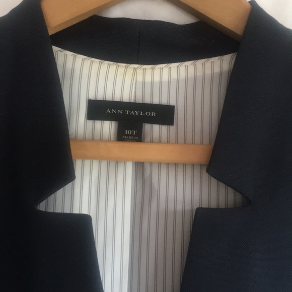Ann Taylor, good used condition suit. - Picture 3 of 3
